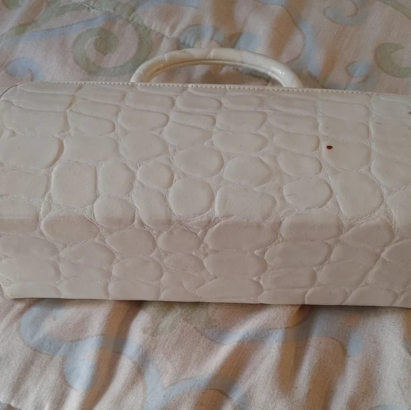 2/$40 Vintage hand bag - Picture 4 of 4